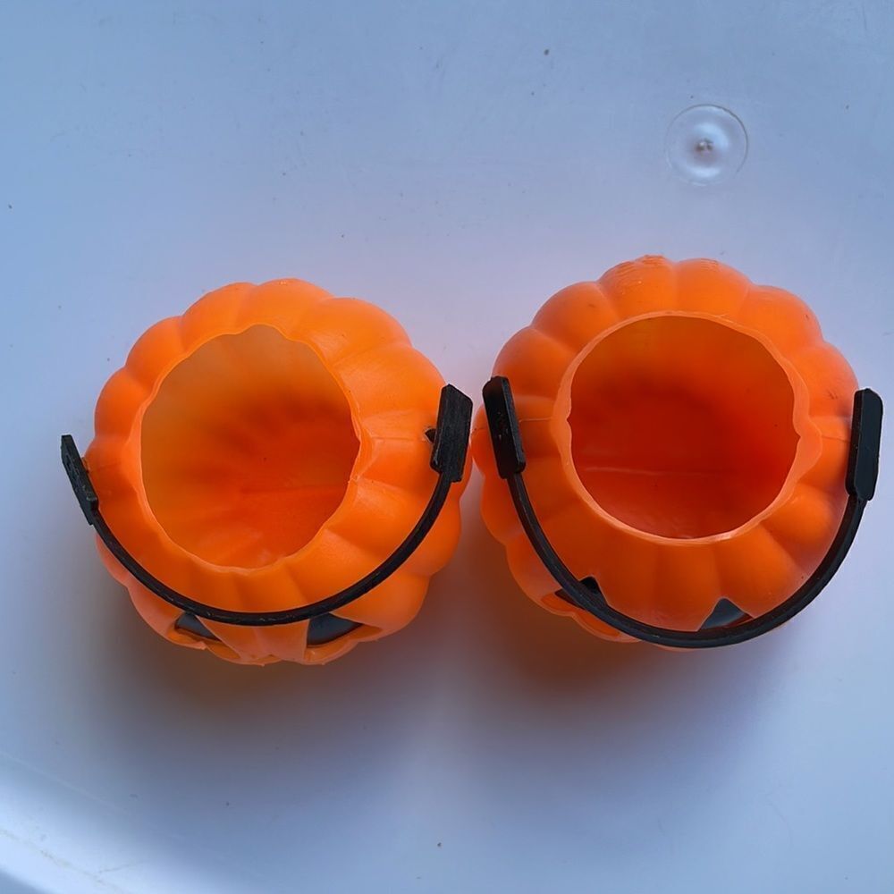 2 small Halloween Jack O Lantern treat holders, party favors, or decorations - Picture 5 of 5